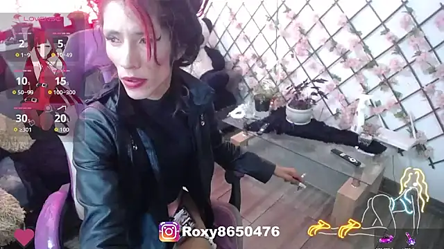 Snapshot of roxy_roxxan chatting on June 22, 2026, 7:22 pm roxy roxxan online show from June 22, 2026, 7:22 pm