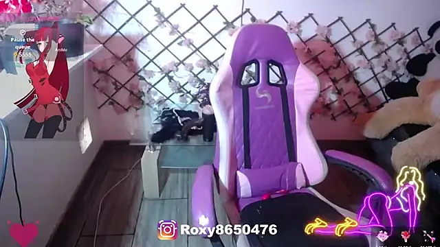 Snapshot of roxy_roxxan chatting on June 26, 2026, 1:28 pm roxy roxxan online show from June 26, 2026, 1:28 pm
