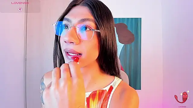 sofiaa grey  online show from February 16, 2026, 1:43 pm