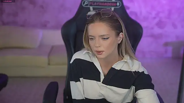 Cassy-Celestial  online show from May 12, 2026, 7:05 am