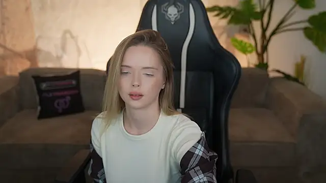 Snapshot of Cassy-Celestial_ chatting on March 11, 2026, 11:26 am Cassy-Celestial online show from March 11, 2026, 11:26 am