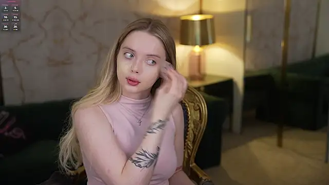 Cassy-Celestial  online show from November 19, 2025, 8:47 am