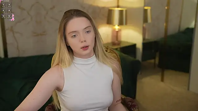 Cassy-Celestial  online show from October 25, 2025, 7:40 am