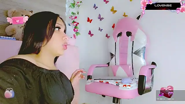 amaranta1411- online show from March 22, 2025, 4:58 pm