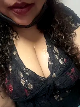 Snehameowwxh online show from November 15, 2025, 3:49 pm