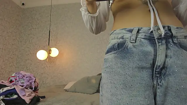 leigh-angels online show from February 2, 2026, 9:47 pm