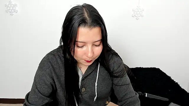 Snapshot of cami-01 chatting on February 5, 2026, 8:59 pm cami-01 online show from February 5, 2026, 8:59 pm