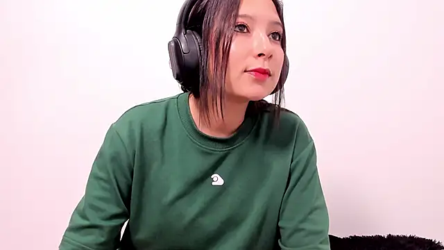 cami-01 online show from October 11, 2025, 9:05 pm