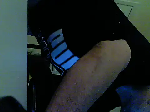 Snapshot of oopsxx chatting on February 27, 2025, 10:31 pm oopsxx online show from February 27, 2025, 10:31 pm