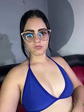 Snapshot of Azuna25 chatting on March 19, 2026, 6:52 pm Azuna25 online show from March 19, 2026, 6:52 pm