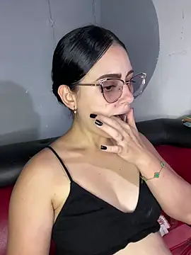 Snapshot of Azuna25 chatting on March 6, 2026, 8:26 pm Azuna25 online show from March 6, 2026, 8:26 pm