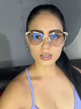 Snapshot of Azuna25 chatting on March 11, 2026, 7:52 pm Azuna25 online show from March 11, 2026, 7:52 pm