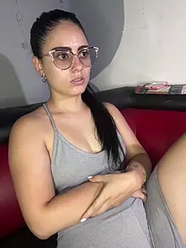 Snapshot of Azuna25 chatting on March 3, 2026, 8:05 pm Azuna25 online show from March 3, 2026, 8:05 pm