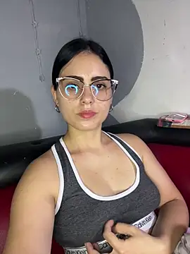 Snapshot of Azuna25 chatting on February 28, 2026, 7:57 pm Azuna25 online show from February 28, 2026, 7:57 pm