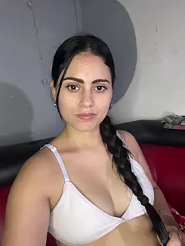 Snapshot of Azuna25 chatting on March 10, 2026, 7:51 pm Azuna25 online show from March 10, 2026, 7:51 pm