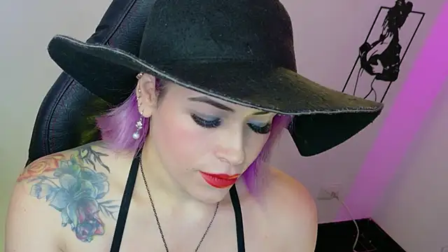 Natalia Montoya online show from June 20, 2026, 9:47 am