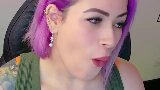 Natalia Montoya online show from June 4, 2026, 8:35 pm