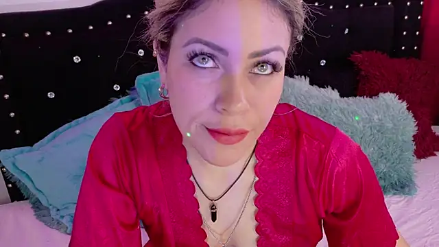 Natalia Montoya online show from September 13, 2025, 9:37 pm