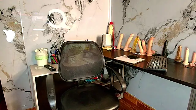 AlixLong online show from March 14, 2026, 1:11 am