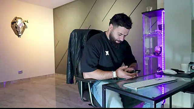 mattmasterss online show from March 12, 2025, 9:55 am