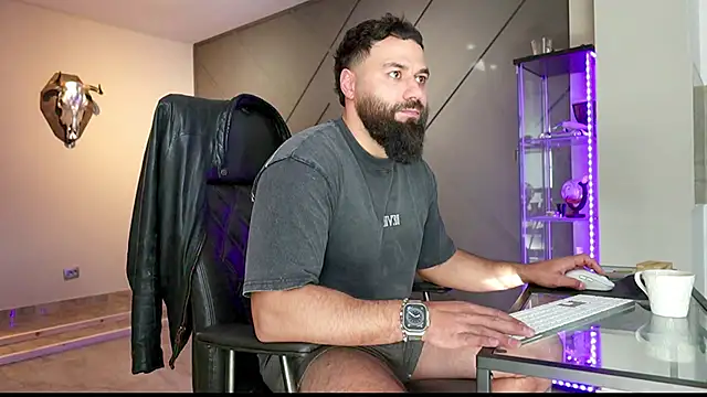 mattmasterss online show from March 22, 2025, 1:41 pm