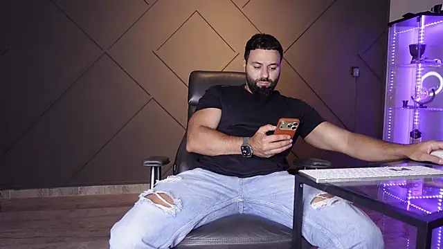 mattmasterss online show from June 15, 2026, 7:46 pm