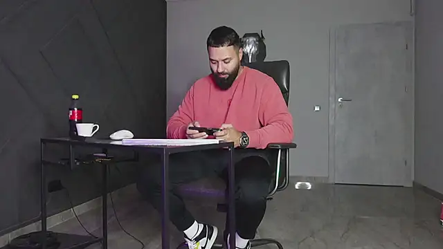 mattmasterss online show from October 31, 2025, 8:27 pm