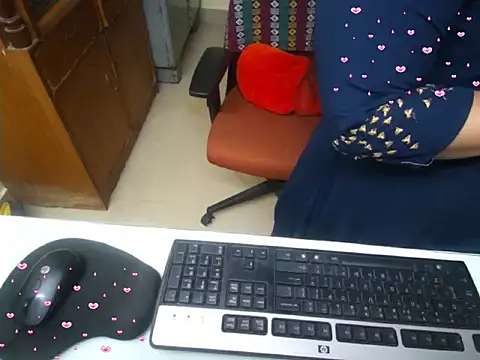 Arushisingh8888 online show from September 18, 2025, 8:39 am