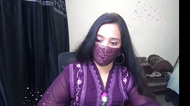 Arushisingh8888 online show from May 6, 2026, 12:31 pm