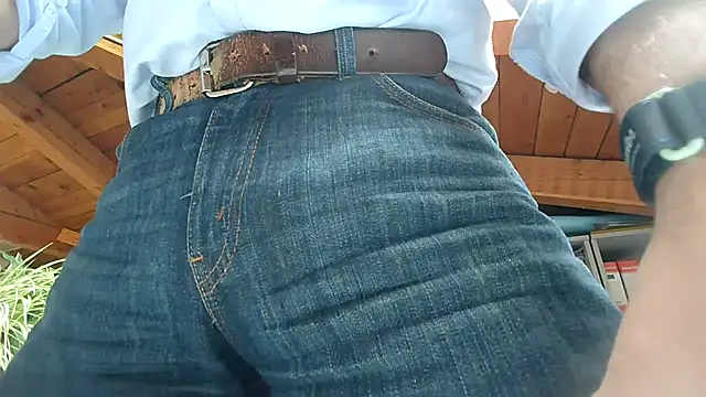 TWENTYONE0021 online show from March 6, 2025, 1:03 pm