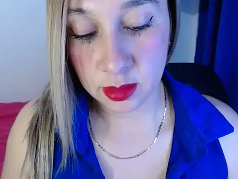 Dana idagiraldo37 online show from February 19, 2025, 8:20 pm