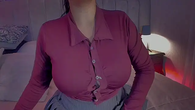 EvaaStevens online show from July 7, 2026, 8:23 pm