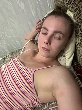 AlisaKissss online show from July 3, 2026, 7:42 pm