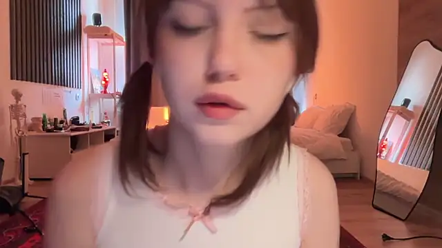 electric babe online show from May 7, 2026, 10:51 am