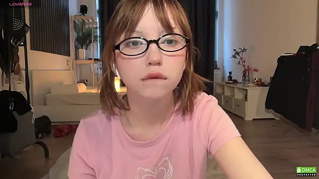 electric babe online show from November 3, 2025, 11:03 am