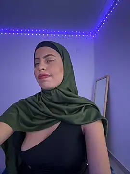 JannaNader12 online show from February 17, 2025, 10:16 pm