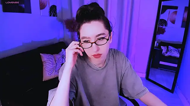 Snapshot of Lily_xBabe chatting on February 28, 2026, 2:17 pm Lily xBabe online show from February 28, 2026, 2:17 pm