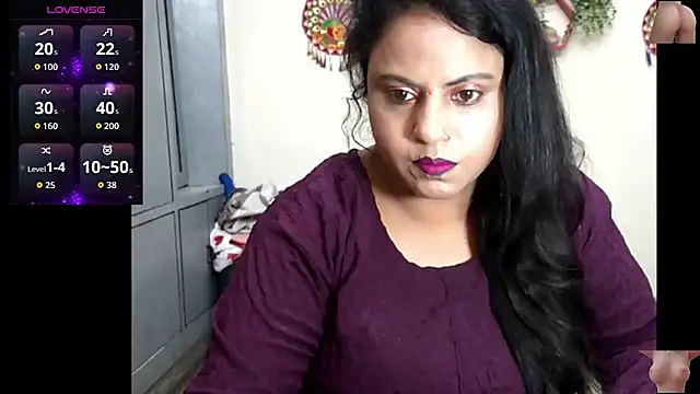 Snapshot of Sexy_komolika chatting on July 7, 2026, 6:05 am Sexy komolika online show from July 7, 2026, 6:05 am