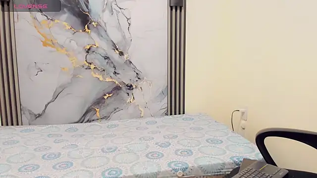 Rubi 30 online show from November 24, 2025, 2:06 pm