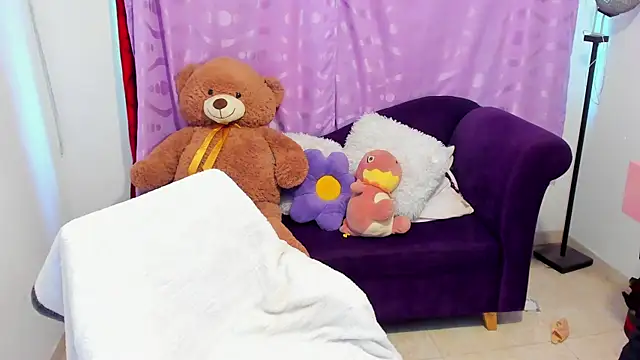 Snapshot of cynthia_watson chatting on September 24, 2025, 2:01 pm cynthia watson online show from September 24, 2025, 2:01 pm