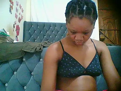 HotJeylee online show from November 14, 2025, 6:44 pm