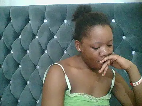 HotJeylee online show from December 20, 2025, 9:28 pm