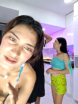 royalgirls x online show from May 12, 2026, 1:13 am