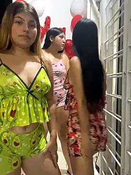 royalgirls x online show from September 23, 2025, 2:07 am