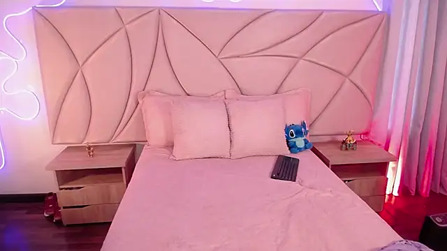 ValleryC online show from March 8, 2026, 4:32 pm