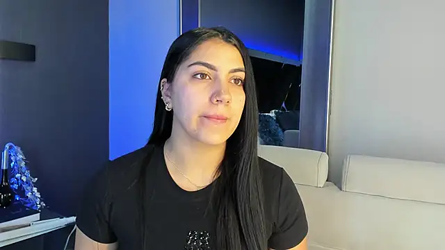 PaulinaDuarte online show from October 9, 2025, 11:55 am