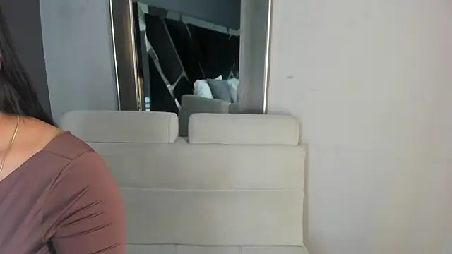 PaulinaDuarte online show from July 8, 2026, 11:22 am