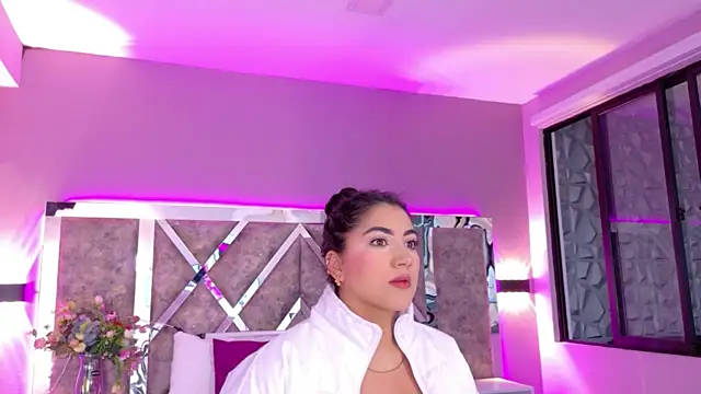 PaulinaDuarte online show from August 1, 2026, 10:57 am