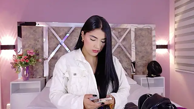 PaulinaDuarte online show from July 29, 2026, 11:31 am
