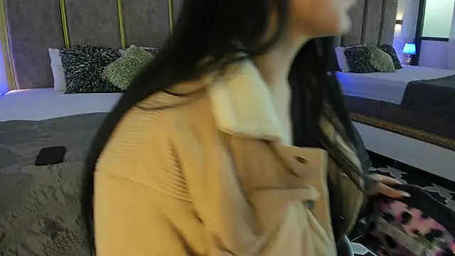 PaulinaDuarte online show from September 17, 2025, 12:40 pm